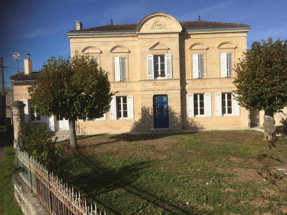 Superbe gîte à la campagne dans le bordelais Saint-Vivien-de-Blaye Extérieur photo